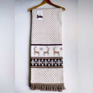 🎁Docofil White Reindeer, Snowflakes and Stars Holiday Throw Blanket